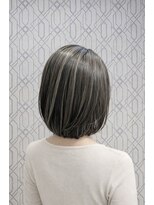 シー(SEA) コントラストハイライト×ボブ