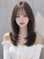 ユーフォリア 渋谷グランデ(Euphoria SHIBUYA GRANDE)&nbsp;ミディアムレイヤー韓国ヘア顔周りレイヤーべージュカラー前髪