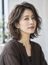 ヘアサロン マゼラン 新宿(Magellan) モード感のあるミディアムパーマスタイル