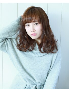 ヘアスペース リズム グリーン(Hair space Rizm green) 大きめカールの大人可愛いセミロング