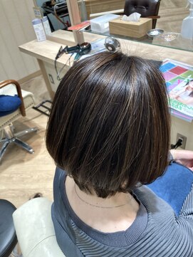 カシータ ヘア リゾート イオンモール熱田店(Casita hair resort) ハイライト/白髪ぼかし/前下がり/ショート/すっきり/人気