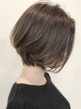 ヘアメイクドゥプロ(Duplo)の写真/【まとまりやすくモチがいい！】朝は時短スタイリングでもおしゃれに決まるショートが魅力☆