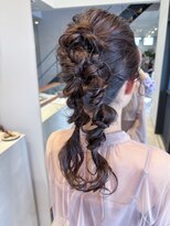 トゥリル(trueal)&nbsp;ヘアセット　変形ポニー