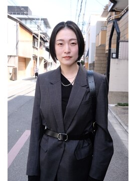 マレ(MARAIS) 黒髪ボブスタイル