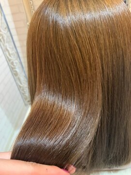 ロアゾブルーミュージアム(L'oiseau Bleu museum) 髪質改善ハーブ × トリートメント