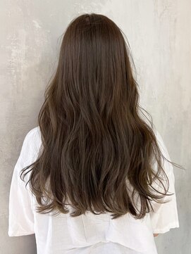 アイティーバイアルバム 藤沢店(IT by ALBUM) おくれ毛グレージュ顔周りレイヤーロング_ba471752