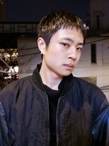 オーオ シカシカ(OOO YY) モードカジュアルなベリーショート。スパイキーショートも可能