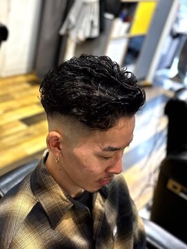 バーバーブロス(BAR BER bro's) 極道パーマ/メンズ/ニュアンスパーマ/フェード