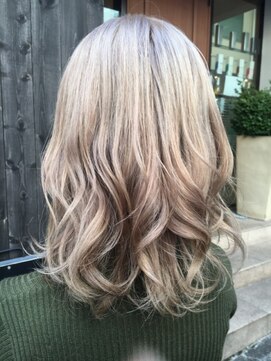 リゼル ユア 渋谷(RISEL YUA) パールホワイトグレージュ w/u岸野