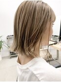 ケアブリーチペールベージュ×切りっぱなしロブ