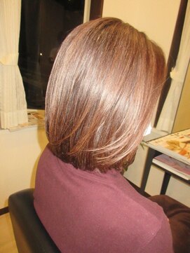 コア フィール ア デイ(COIFFURE A DAY) 【M3D見附今町】プラチナグレーカラー