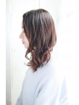 ナル 白山神社参道通り店(nalu) かきあげバングのリバースカールスタイル