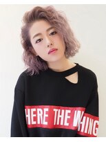 レヴィーヘアー(Revie hair) ピンク×ベージュ　ボブ