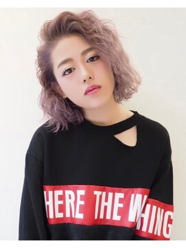 レヴィーヘアー(Revie hair) ピンク×ベージュ　ボブ