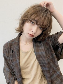 ココ 本八幡(KOKO) 黒髪クラゲヘアーオリーブグレー小顔ココアベージュショート