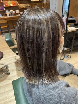 サラ(sarah) 切りっぱなしボブ