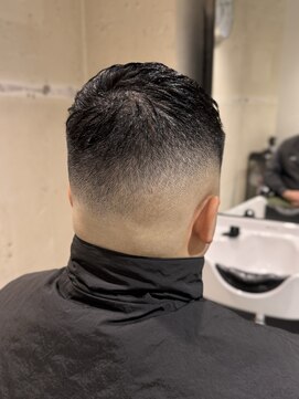 フランクスバーバーザスタンド(Frank’s barber the stand) 濡れパンスキンフェードクロップE