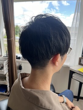 コアフィールフィス(COIFFURE fils) 《見附　今町》メンズ　刈り上げマッシュヘア　黒髪