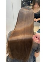 エラ(Ella)&nbsp;髪質改善カラーで叶う艶ベージュ美髪