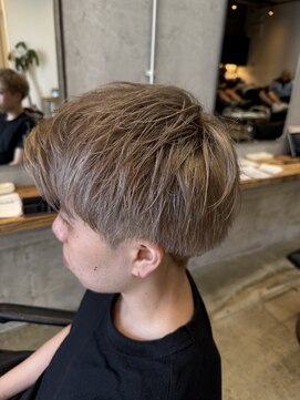 リット(lit.) MEN’S HAIR/サーフカール/刈り上げセンターパート/守谷