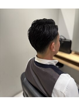 エムエイチザバーバー 本町(MH THE BARBER) ツーブロック右パート