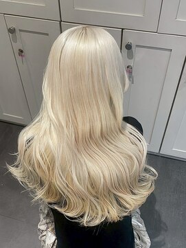 ベレーザ 渋谷(BELEZA) 17005シルバーバージュホワイトブロンドブリーチルーツカラー