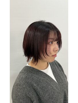 ウタシロイロ(uta shiroiro) レイヤーボブ、ワインレッド