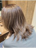 ブリーチなしラテベージュくびれレイヤー20代30代40代池袋