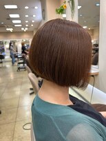 ブルースカイ 二俣川ドンキホーテ店(Blue-Sky)&nbsp;前下がりボブxベージュカラーで上品な大人スタイル