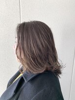 リバレッジ 広尾(Leverage)&nbsp;イルミナカラーゆるふわウェーブレイヤーミディアムスタイル