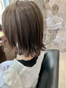 アフロートpd+ KOBE(AFLOATpd+) お客様フォト。透明感たっぷりのグレージュカラー