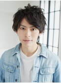 爽やかなアップバングフェザーマッシュ