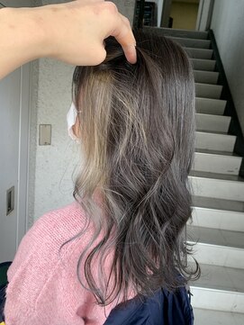 エミュー(emue) 20代30代　イヤリングカラー×グレーアッシュカラー　木ノ下