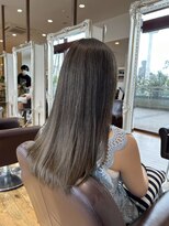 ルッツ(Lutz. hair design)&nbsp;暗めなグレージュカラー【犬山良慈】