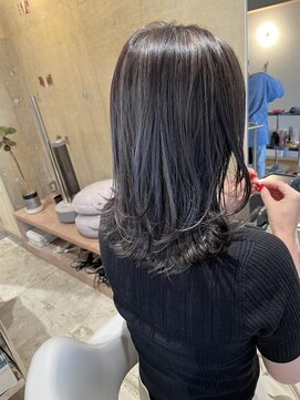 シー 岡崎(,SHE) 前髪/ウルフ/マチルダボブ/ピンクベージュ/インナーグレージュ