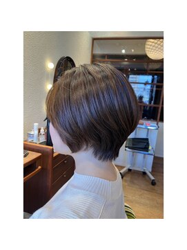 エルサフィロ キタハマ(el zafiro kitahama) 20×30×40代×似合わせカット×お手入れ簡単ショートスタイル