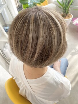 アルファ ヘアー(ALPHA HAIR) 白髪を活かしハイライト