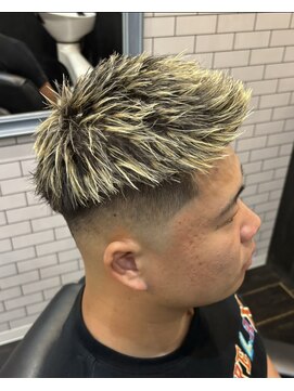 バーバーショップ フォーシーズン(BAR BER SHOP FOURSEASON) メッシュ/フェザーアップ/アップバング/スキンフェード