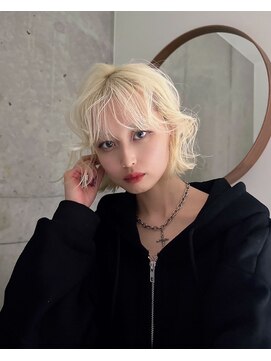 モニカ(MONIQA) white blonde color