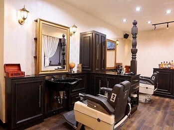 グローマン(GLOWMAN)の写真/夜21時まで営業中◎お仕事終わりの方も大歓迎!ヘッドスパなどの癒しメニューも多数あり