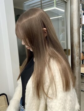 シキ 渋谷(siki) ベージュカラー/ブリーチなしダブルカラー/赤 み消し/渋谷/原宿