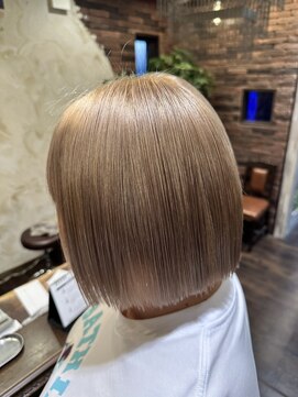 ヘアー クリエイト カルバリ(HAIR CREATE Calbari) 切りっぱなしボブ×ミルクティーベージュ