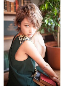 エル(LE) ６/８open！ひし形シルエットグレージュエアリーショート