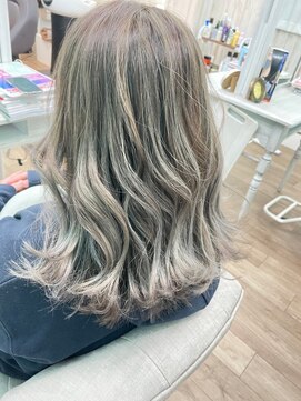 サロンドゥレゴッド(Salon de ReGod) ハイトーン