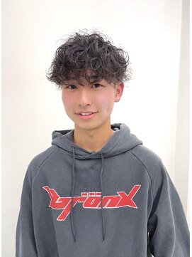 モノリス(monolith) 波巻きパーマ