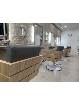 【一人ひとりに似合うスタイルを提案してくれるサロン】丁寧なカウンセリングで魅力を最大限に引き出す◎