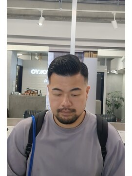 クロムトウキョウ ザ バーバー ネオン 新宿店(CHROM TOKYO the Barber ne/on) 分髪フェード