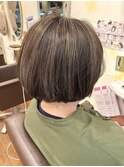 ボブ×くすみベージュハイライト