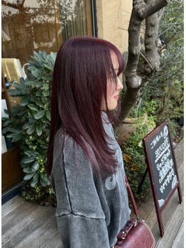 スタッフ(STUFF)の写真/白髪を活かしおしゃれに＊「隠す」から「魅せる」グレイカラーであたたの魅力を最大限に引き出します！