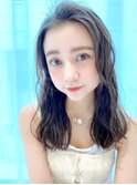 ナチュラルカール前髪ウェーブミディアムシースルーバング